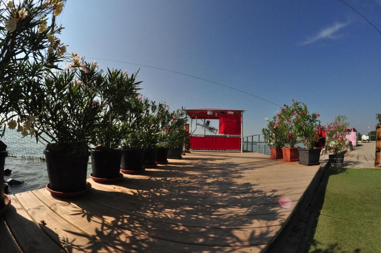 Balatontourist Fuered Camping & Bungalows Balatonfüred Esterno foto